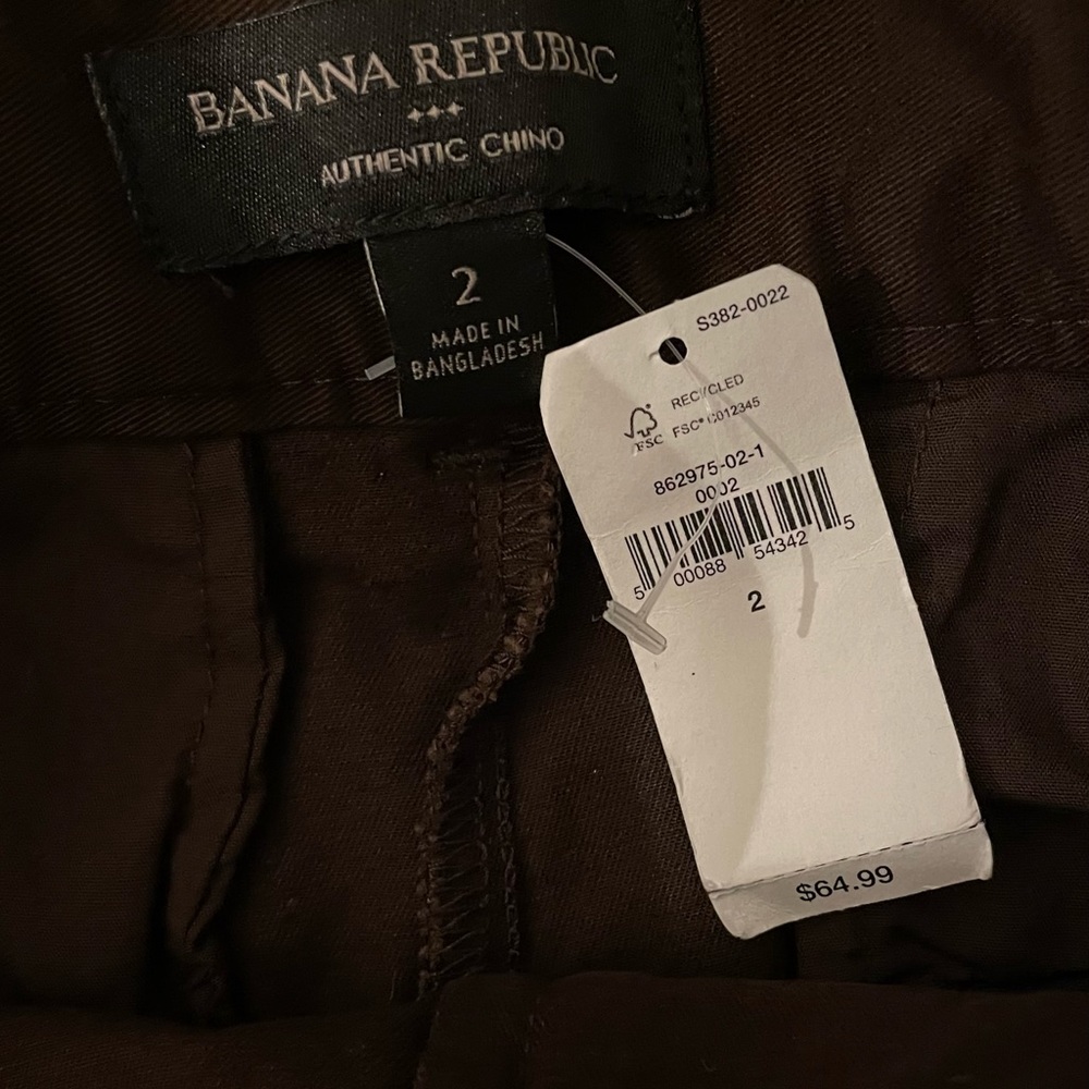 NWT! BANANA 🍌Shorts - Picture 4 of 4